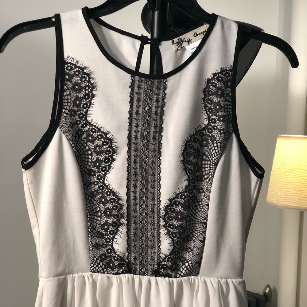 SALE! 💸 Black and white dress Size S